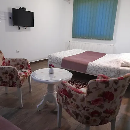 Sobe I Kety Apartment Kragujevac