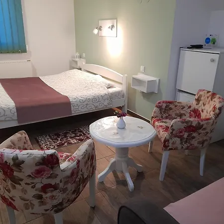 Sobe I Kety Apartment Kragujevac