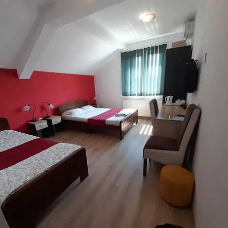 Sobe I Kety * Kragujevac
