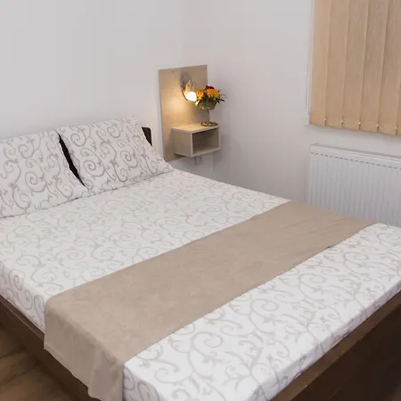 Sobe I Kety Apartment Kragujevac
