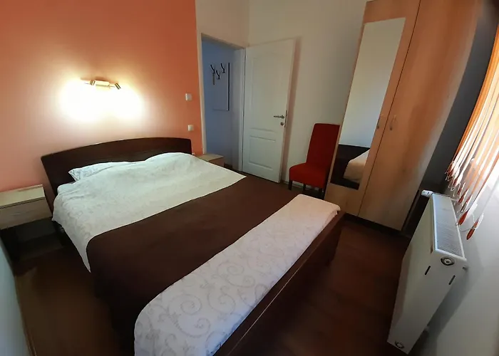 公寓 Sobe I Kety 克拉古耶瓦茨